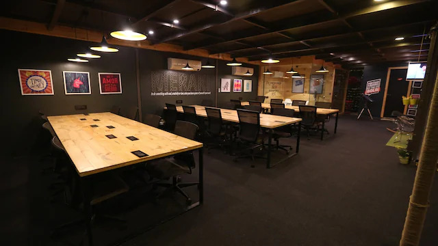 Innov8 coworking space in Delhi - Qdesq