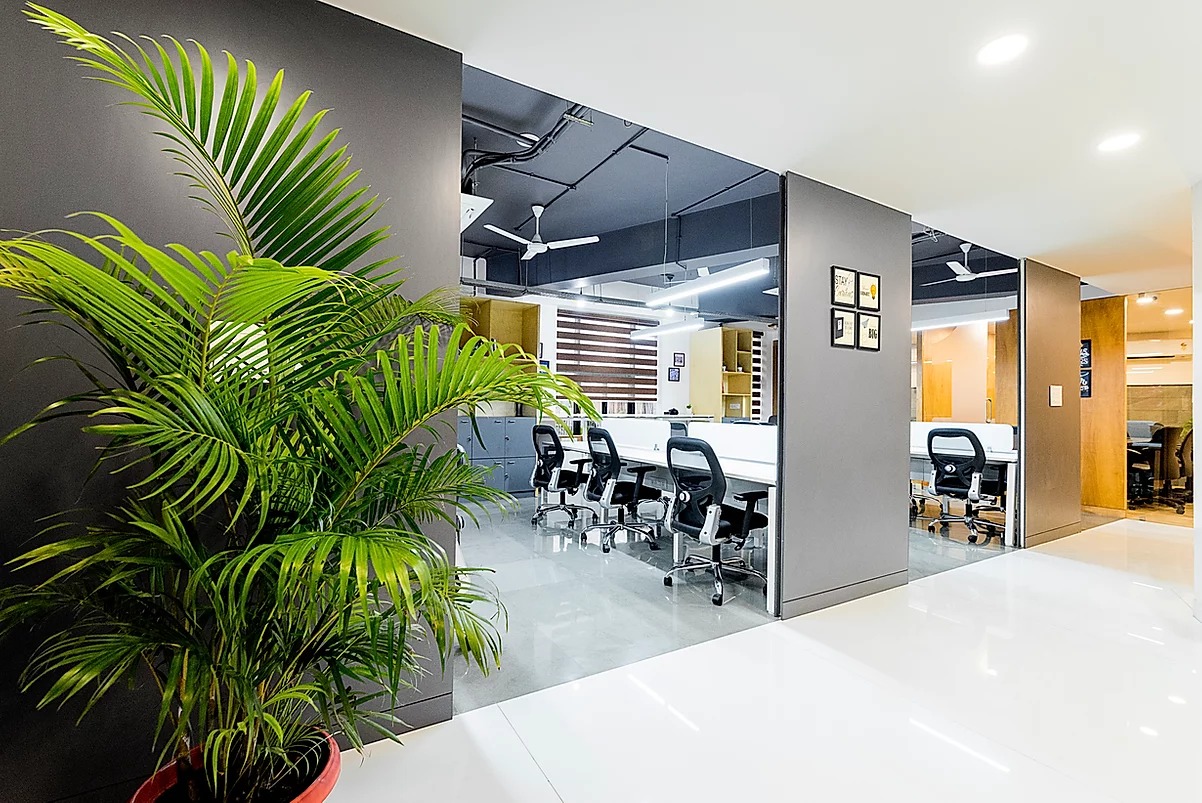 Hively Coworking Space in Ahmedabad - Qdesq